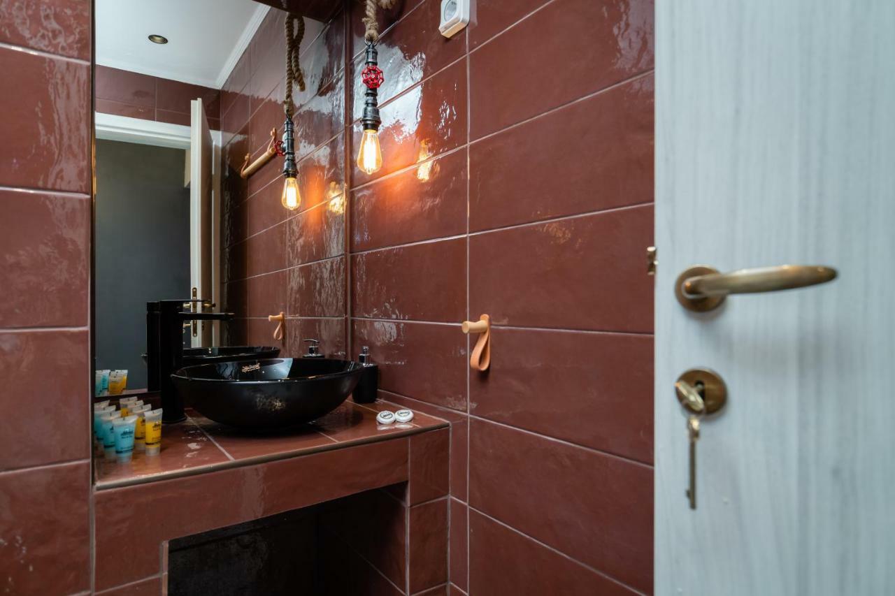 Superb Industrial Style Lodge Heart Of Athens Exterior photo