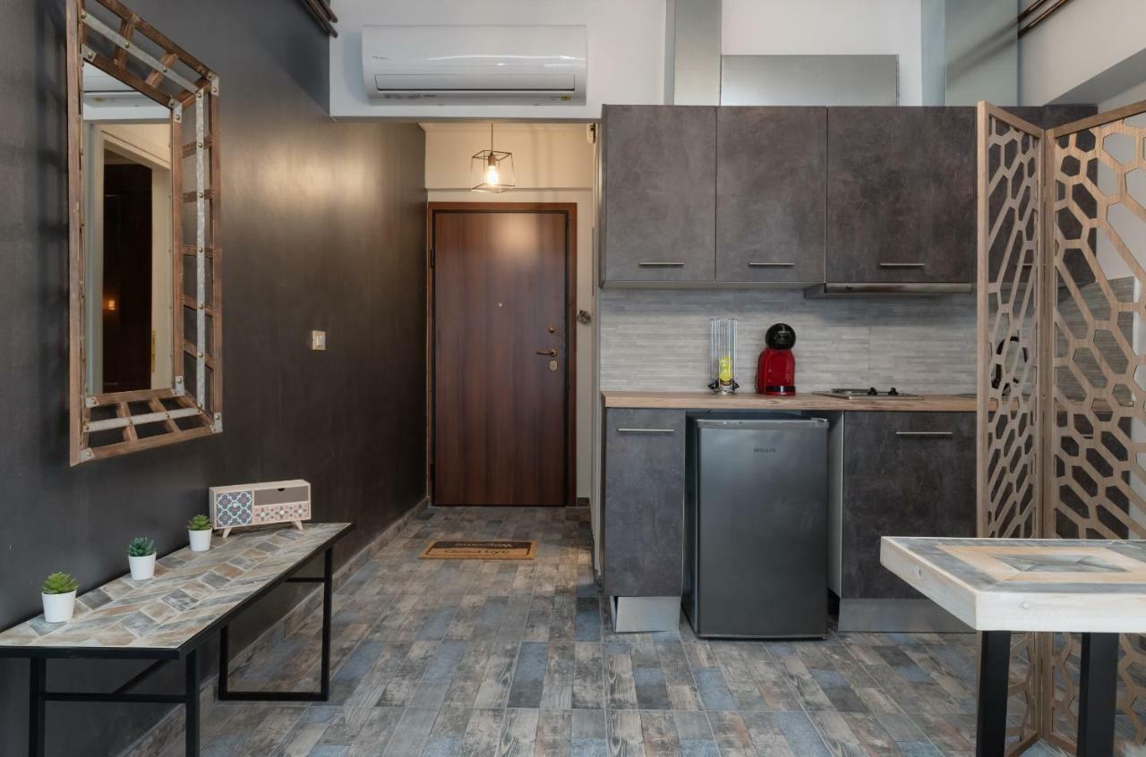 Superb Industrial Style Lodge Heart Of Athens Exterior photo